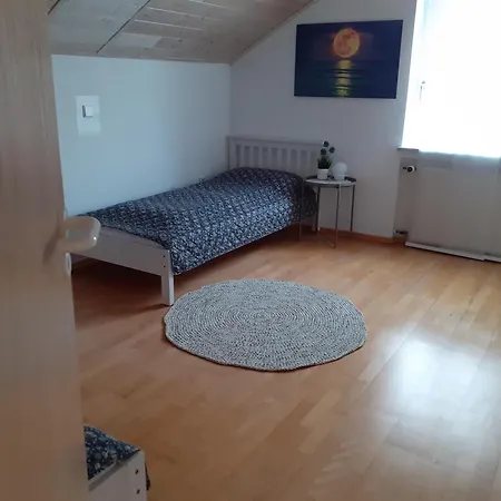 ホームステイ Gaestewohnung In Bei Straubing