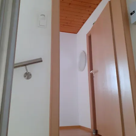 Gaestewohnung In Bei Straubing ホームステイ *